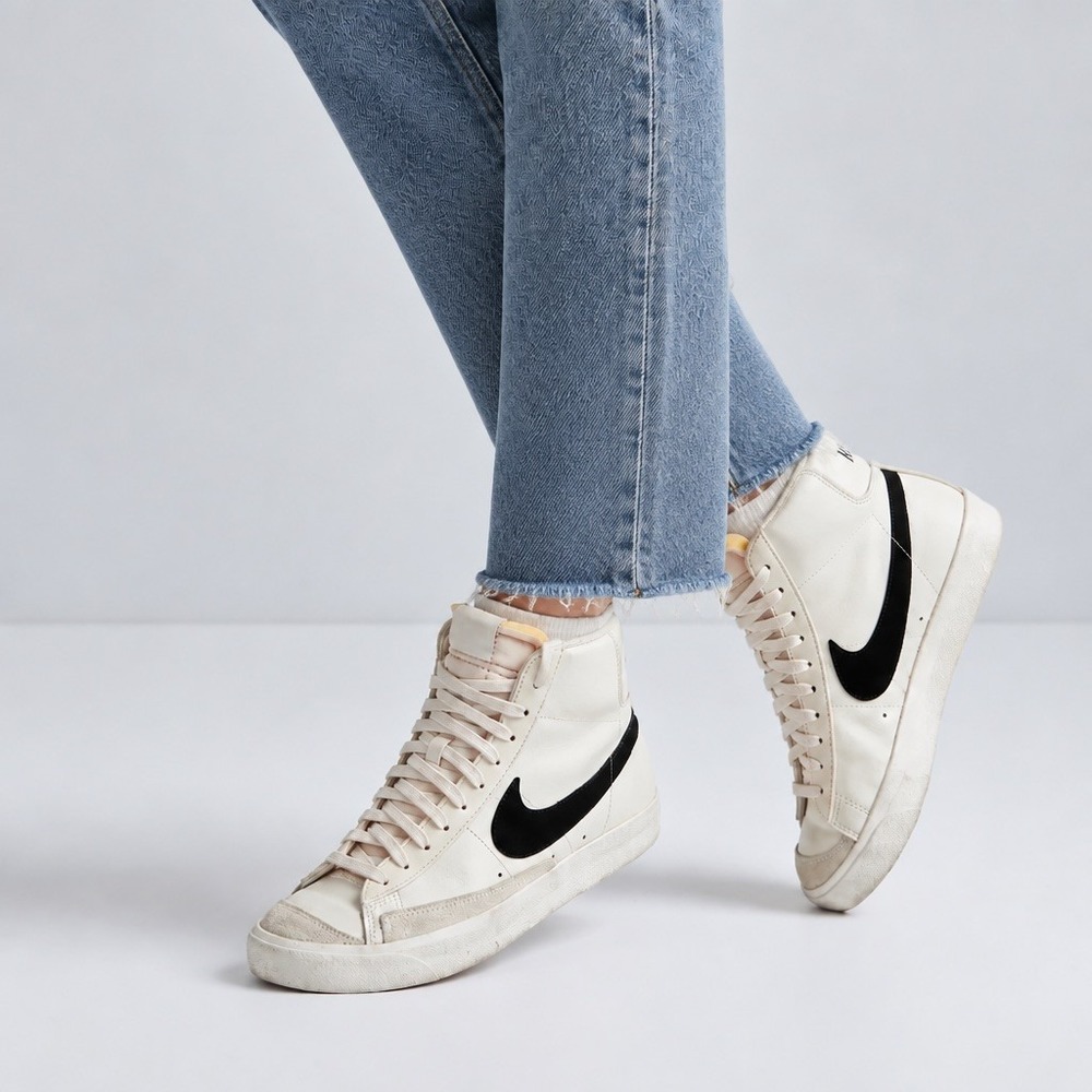 Nike Blazer Mid 77 Kids Mid Top Sneakers White Black Leather 5Y DA4086-100